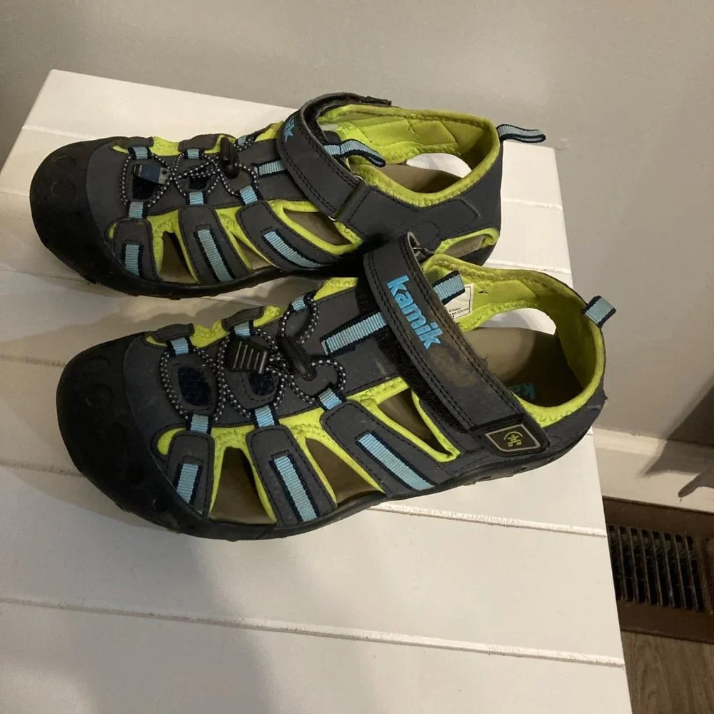 KAMIK Crab Boy's Closed Toe Sandals Water Shoes Blue Green Hook And Loop